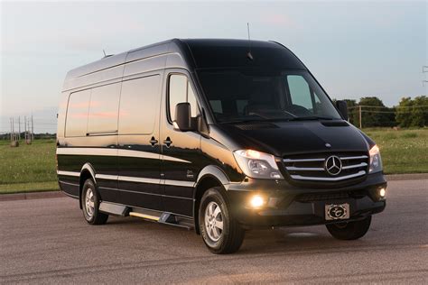 Mercedes Sprinter Limousine - Luxury Limousine ServiceLuxury Limousine Service