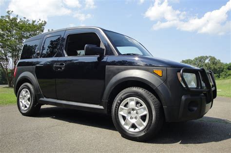 2006 Honda Element LX 4WD 5-Speed for sale on BaT Auctions - sold for $12,500 on August 24, 2023 ...