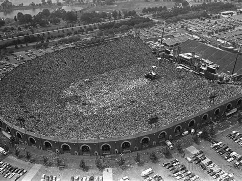 30 years ago today at JFK Stadium : philadelphia