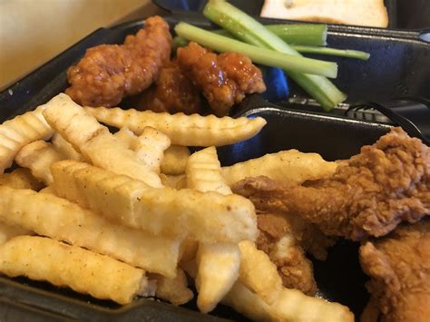 Zaxby’s wings and things | trumpeterny | Flickr