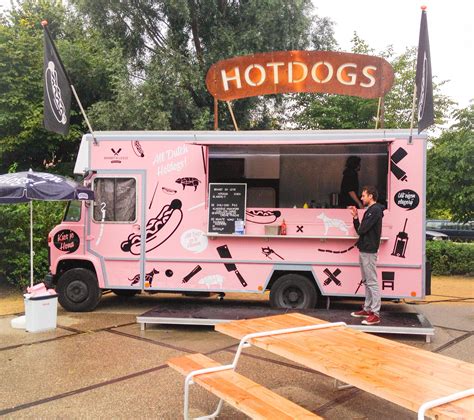 Hotdog foodtruck | Food truck design, Food truck menu, Food truck business