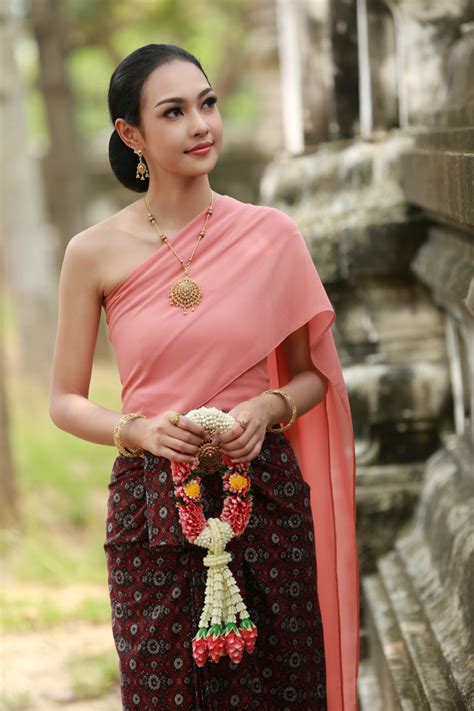 Traditional Thai Clothing, Traditional Fashion, Traditional Dresses, Thailand Traditional Dress ...