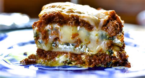 Lasagna Bolognese – The Newlywed Chefs