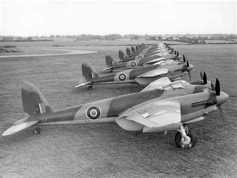 File:De Havilland Mosquito IV ExCC.jpg - Wikipedia