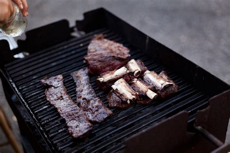 An Argentinian Grill Master's 3 Secrets for Wonderful Grilled Meat and Vegetables — Outdoor Tour ...