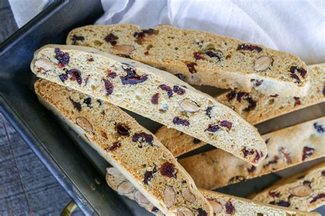 Cranberry Almond Biscotti Recipe - Momsdish