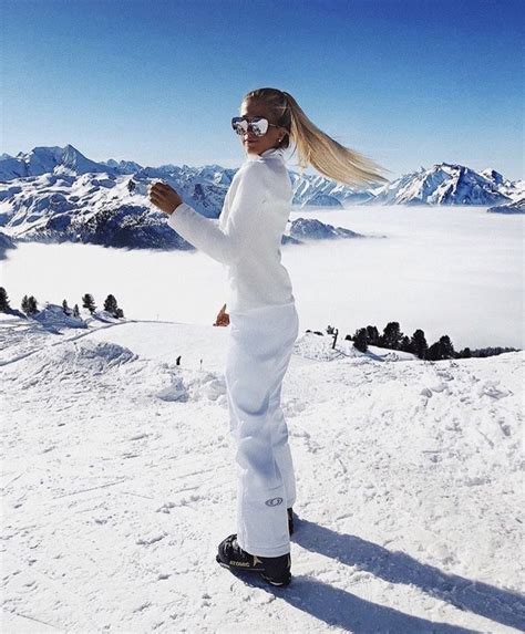 Pin by emily 🤩🤩 on Beauties & Snowy | Ski fashion, Ski trip outfit, Skiing outfit