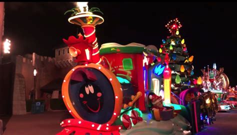 Disneyland Paris Goes Behind-the-Scenes of "Mickey's Dazzling Christmas Parade" - Mousesteps