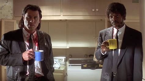 Pulp Fiction Vincent e Jules tomam café - Virtual Backgrounds