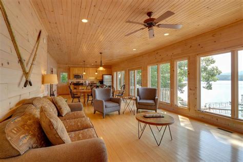 Mountain View Cabin on Lake Blue Ridge Hot Tub!, Morganton (updated prices 2025)