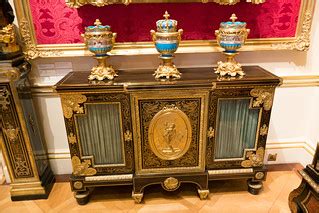 1775 cabinet with gold trim | Wallace Collection, London, 20… | Flickr