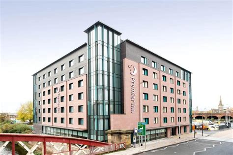 Premier Inn Manchester Salford Cent, UK - Booking.com