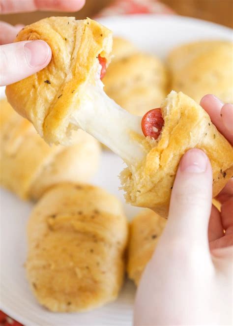 Pizza Roll Ups {Quick + Easy!} | Lil' Luna