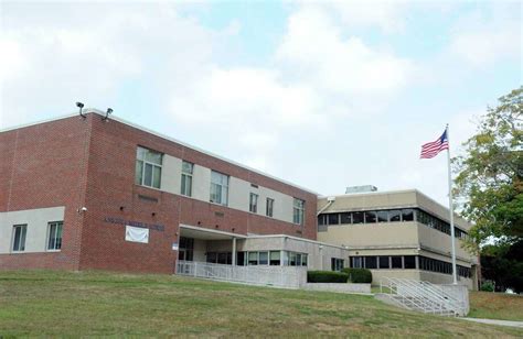 Heating system breaks down at Ansonia Middle School - Connecticut Post