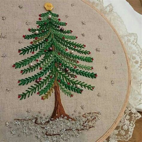 Pin by zahra22 - on تطريز | Christmas tree embroidery design, Hand ...