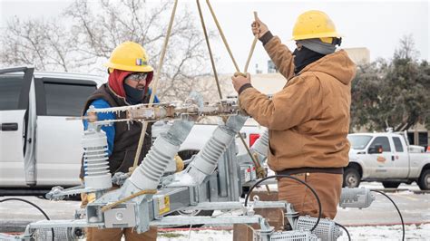 Texas grid failure ignites feud over GOP oversight of energy industry