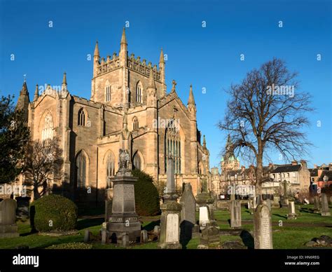 Graveyard and Abbey Church with Bruce Tower at Dunfermline Abbey Dunfermline Fife Scotland Stock ...