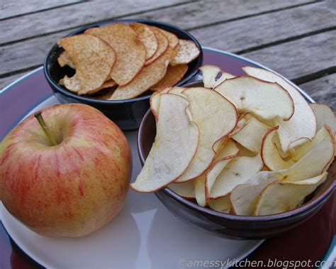 A Messy Kitchen: Dehydrated Apple Chips