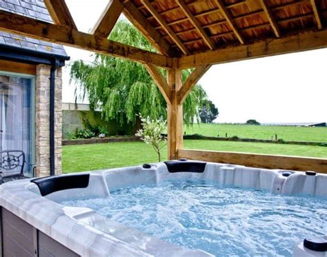 15 Luxury Lodges in Dorset with Hot Tubs (From £76 Per Night)