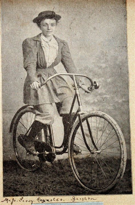 Writers in London in the 1890s: 1890s Women's Fashion | Cycling outfit, Bicycle fashion, Bicycle