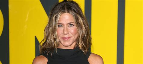 Jennifer Aniston Reportedly Announces She's Adopting During Friends ...