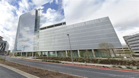 Accenture layoffs: Austin to lose 500+ at Facebook-leased building ...