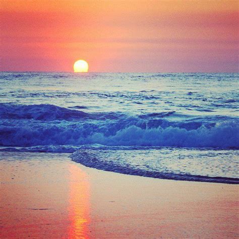 Sunrise at Gold Coast Beaches | Amazing sunsets, Earth pictures ...