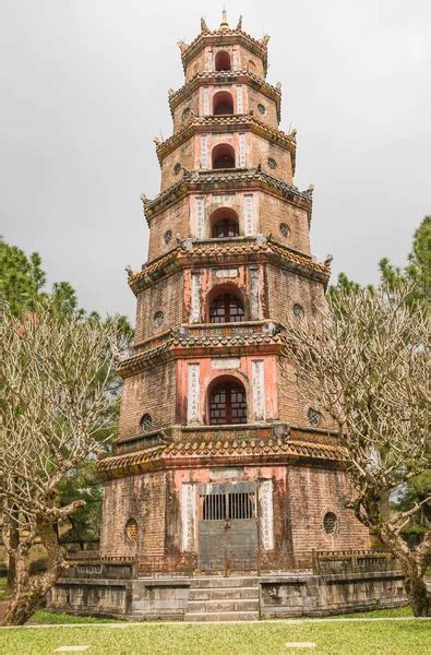 The Pagoda of the Celestial Lady in Hue Vietnam - Chua Thien Mu — Stock Photo © chrisukphoto ...