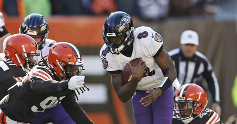 Ravens' Lamar Jackson Diagnosed with Sprained Ankle After Suffering injury vs. Browns | News ...