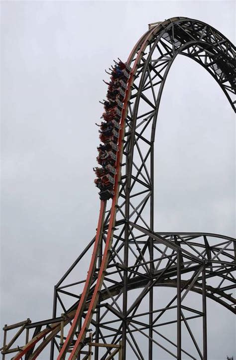 Goliath roller coaster -- Chicago Tribune