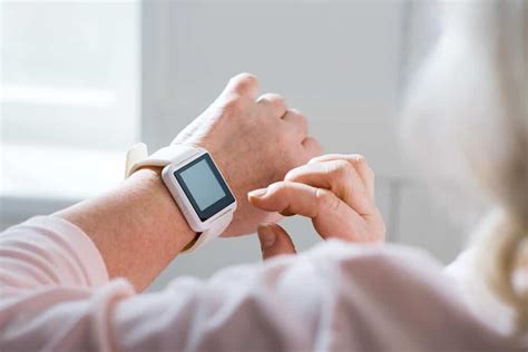 5 Best Heart Rate Monitor Watches for Seniors