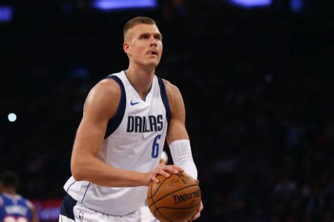 Dallas Mavericks: Kristaps Porzingis (knee) misses practice