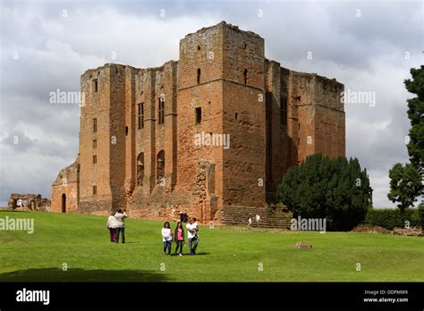 Kenilworth castle keep hi-res stock photography and images - Alamy