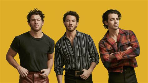 Jonas Brothers 'Burnin' Up' Fiserv Forum with 'The Tour' performance in Milwaukee 🔊