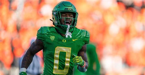 WATCH: Oregon RB Bucky Irving named Holiday Bowl offensive MVP - On3