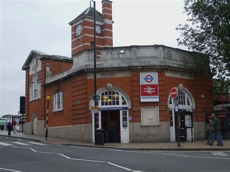 1)Harrow & Wealdstone Station | Metro londres, Estacionamiento, Londres inglaterra