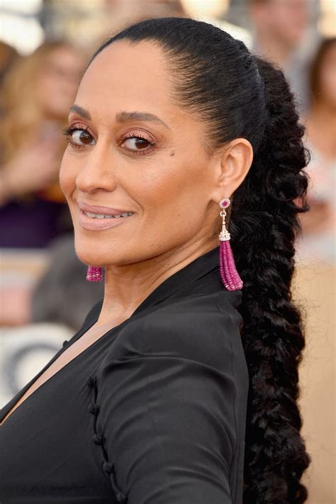 Tracee Ellis Ross Hair and Makeup at the SAG Awards 2017 | POPSUGAR Beauty Photo 2