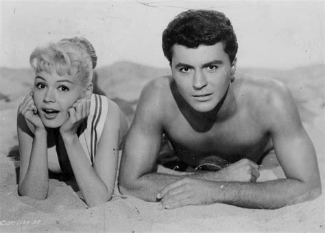 Gidget (1959) | James darren, Gidget movie, Gidget 1959