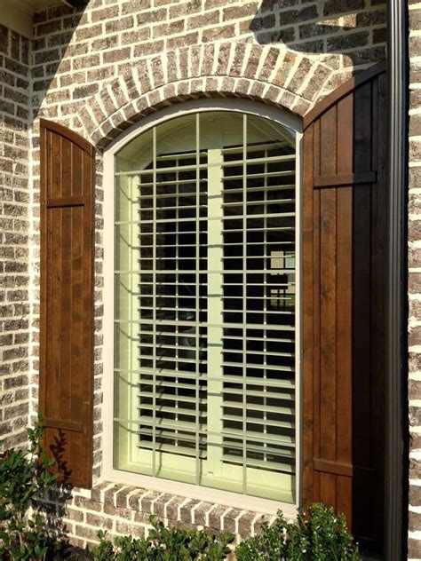 Blog about farmhouse: Modern Farmhouse Window Shutters