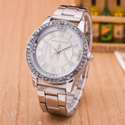 European and American men and women selling Swiss quartz watches fashion diamond alloy steel ...