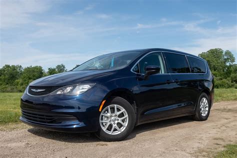 2020 Chrysler Voyager Specs, Price, MPG & Reviews | Cars.com