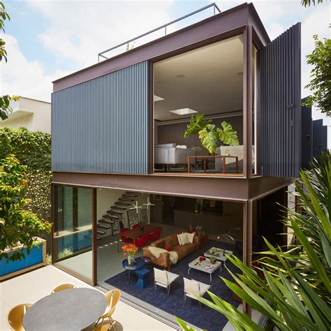 Sliding and pivoting walls open up Box House in São Paulo by FCstudio ...