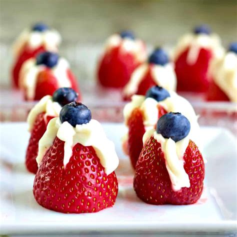 Strawberry Cheesecake bites No Bake Fruit Appetizers | Homemade Food Junkie