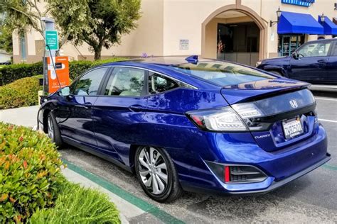 Honda Clarity Electric Photos and Specs. Photo: Honda Clarity Electric ...