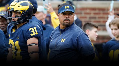 Michigan Coach Mike Hart Collapses During Game - Woodward Sports Network