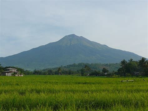 10 Famous Mountains in the Philippines