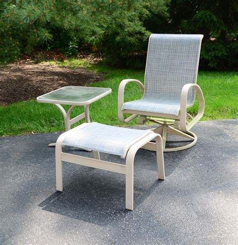 Outdoor Swivel Chair With End Table And Footrest : EBTH