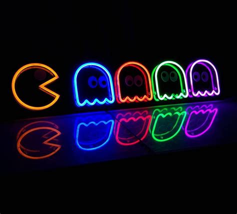 pacman neon - Buscar con Google | Neon signs, Neon bedding, Neon sign bedroom