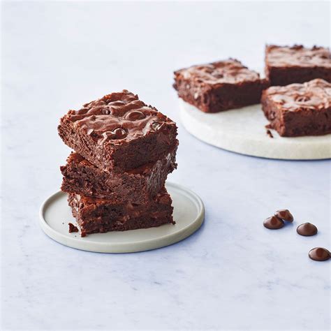 Classic Ghirardelli Chocolate Brownies | Recipe | Ghirardelli brownie recipe, Chocolate brownie ...