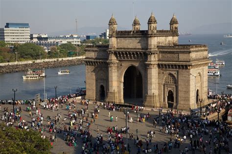 Top 10 Largest Cities in India - By Population, Area